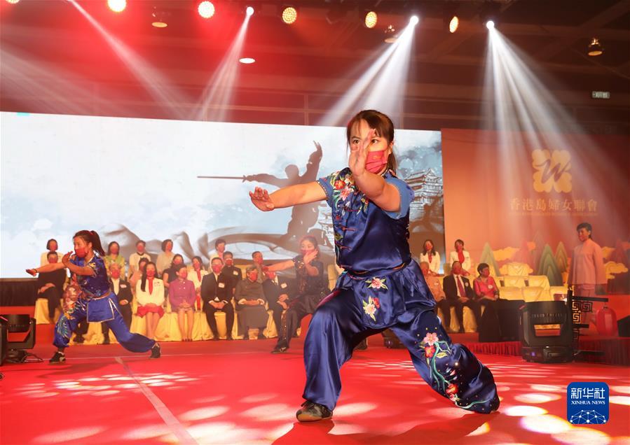 ���գ���۵���Ů����Ϊ��ף��ۻع����25���꣬����ۻ���չ�����ľ����л���ͳ�Ļ�չ�ݡ�ʫ�ʸ踳���л� ������Ӱҫ�㽭������»������ ������ ��