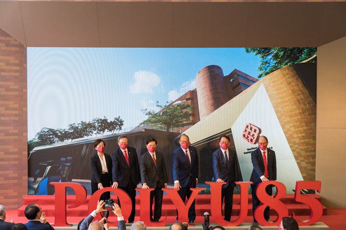 ���������ѧ��У�Ž�Ļ��ʽ�ֳ������������ѧ��ͼ