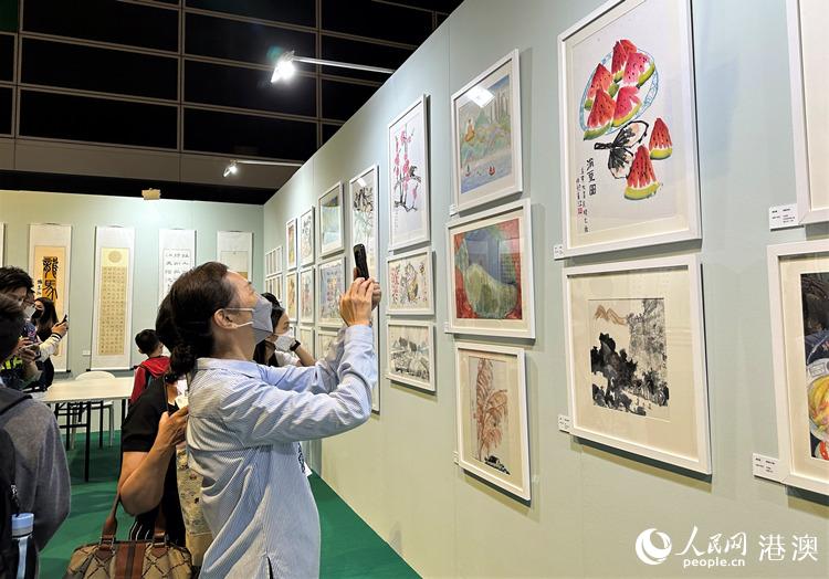 ��ѧ����Ʒչ�����ڶ�����פ��ιۡ����������� ��Ȼ��