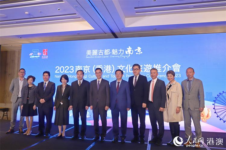 �������Ŷ��������Ͼ����Ļ������ƽ���ڸ۾��С������� ����������