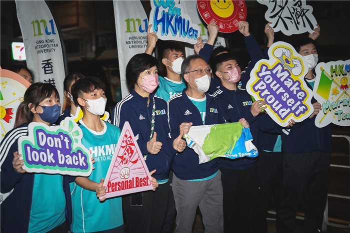 ����У����Ⱥ����ѧ����������ӣ�Ϊ�������ִ�������۶����ѧ��ͼ