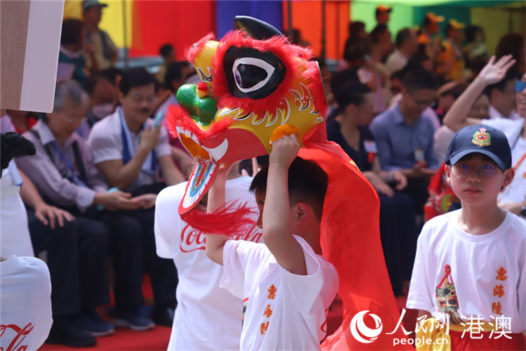 ��У�С���ѻ���������ʨ���ݡ������� ����������