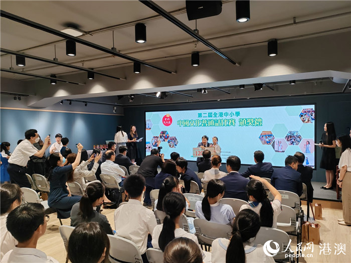 �ֳ��α�Ϊ��ͬѧ�䷢��״�ͽ�Ʒ������������ ��ѧ֪��