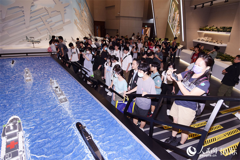 ѧԱ������ι�װ��ģ��չʾ����������ü��Ź�ͼ