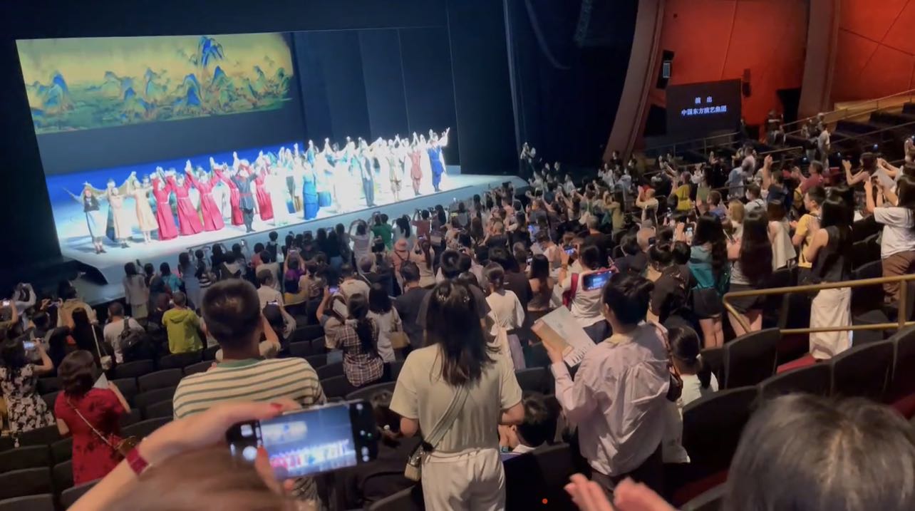 ͼΪ��ֻ�����̡���Ա���Ĵ�лĻ�������������׶���������ȥ����С����