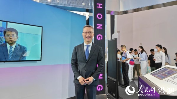 9��2�գ����ó�׷�չ�ֻ�����������ϯ�����¼��ͽ������������߲ɷá����������� ��������