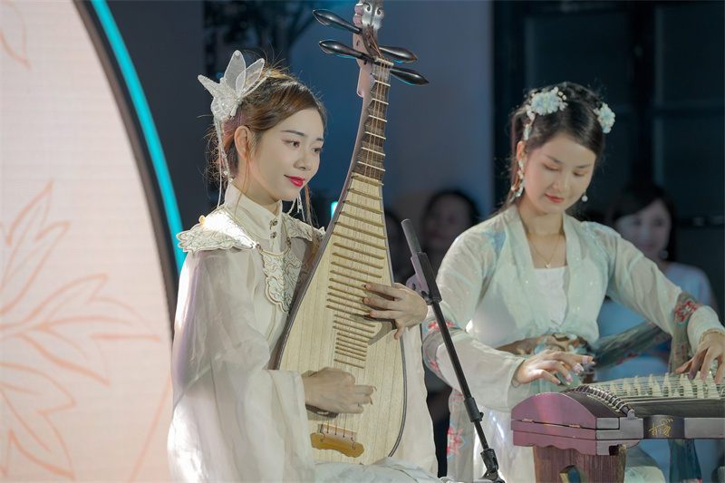 ��ֳ��������ߵ����й��ŵ��������Ͼ��Ļ����Ź�ͼ