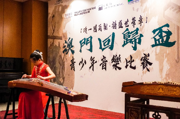 ͼΪ���Żع鱭���������ֱ����ֳ������췽��ͼ