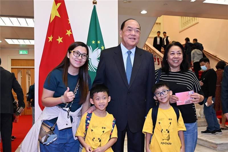 ͼΪ��һ���뵽�������ܲ��Ĺ��ں�Ӱ������������������žֹ�ͼ