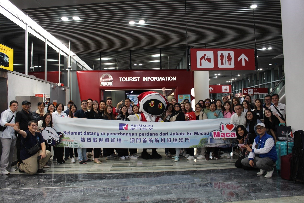 ͼΪ�żӴ�ɵְ����װ��ÿͻ�ӭ��ʽ�������ź��չ�ͼ��