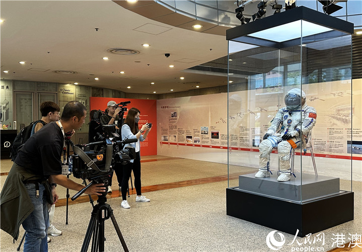 ���й����˺��칤��չ�����д�ýԤչ��ͼʾ���ں���������������� ��Ȼ��