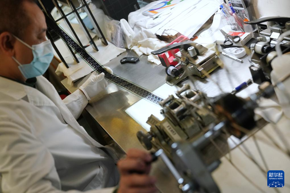 ����۵�Ӱ���Ϲݽ�Ƭ�޸��ң���Ƭ�޲�ʦ���Ű״�ӡ�����������һΪ��Ƭ����ϡ���2023��12��13���㣩���»������ ���� ��