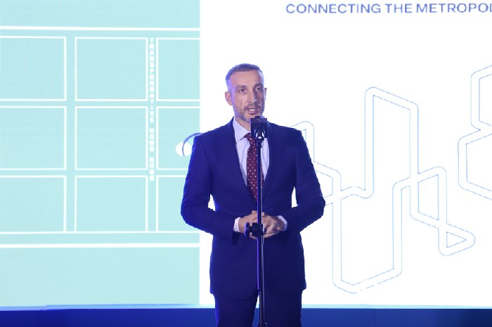 �����פ��������¹������·��ĺƣ�Carmelo Ficarra���´ǡ���ʵϰ�� �������㣩