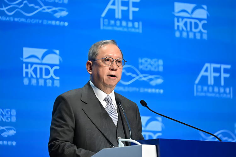 ȫ����Э��ί�����ó�׷�չ����ϯ�ֽ������ܷ��߹�ͼ