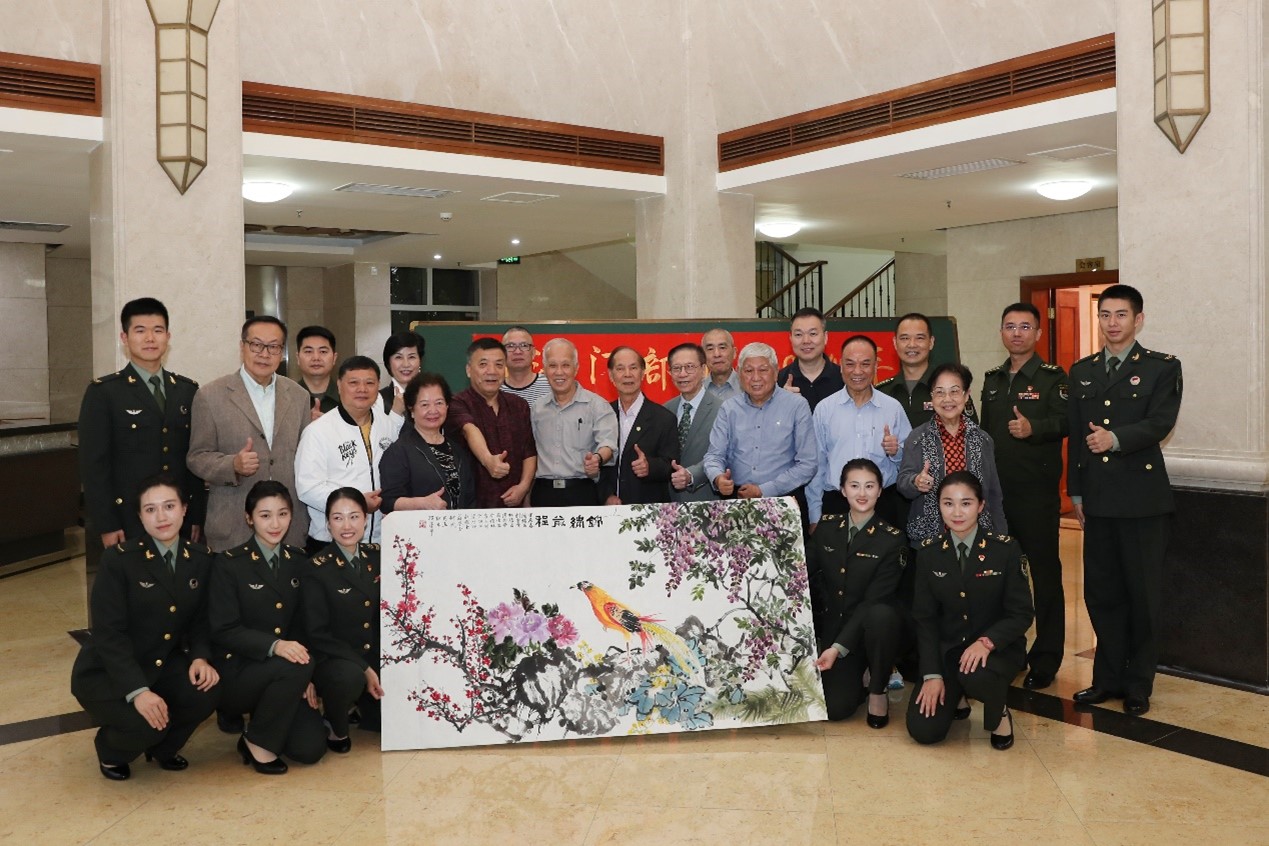 ͼΪ�黭������פ�Ĳ��ӹٱ���Ӱ�����˧��