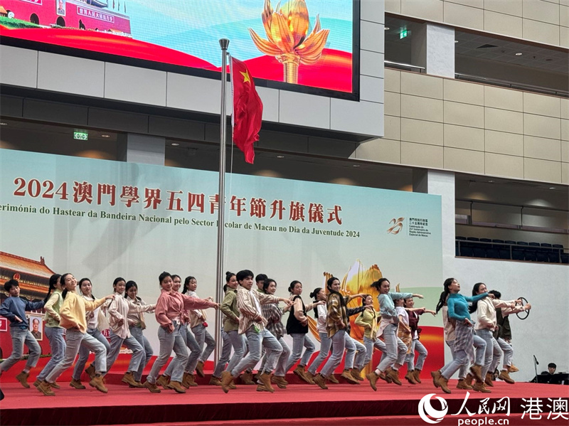 ͬѧ�ǳ���������������赸�����ǿ����˺��㡷���ݡ������� ���߸���÷��