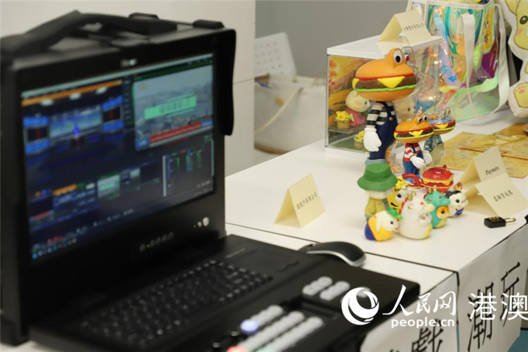 ͼ2. ��ֳ�����չ�̲�Ʒչʾ�������� ʵϰ��ʷΪ�� ��