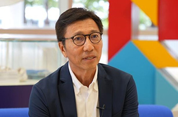 香港特区政府文化体育及旅游局体育专员黄德森