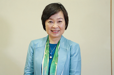 香港特区政府教育局局长蔡若莲