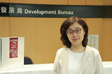 香港特区政府发展局局长甯汉豪