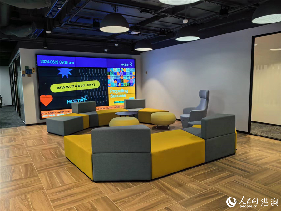 ��ۿ�ѧ԰�ڴ�¥�Ĺ������������� �����