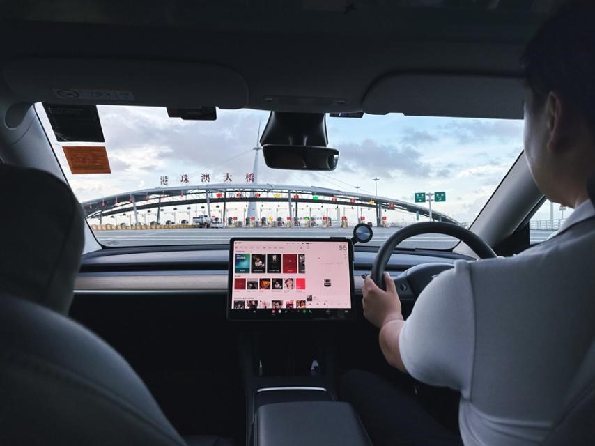 ͼ2.������깨�ܼݳ���ʻ�ڸ���Ĵ����ϡ����ܷ��߹�ͼ��