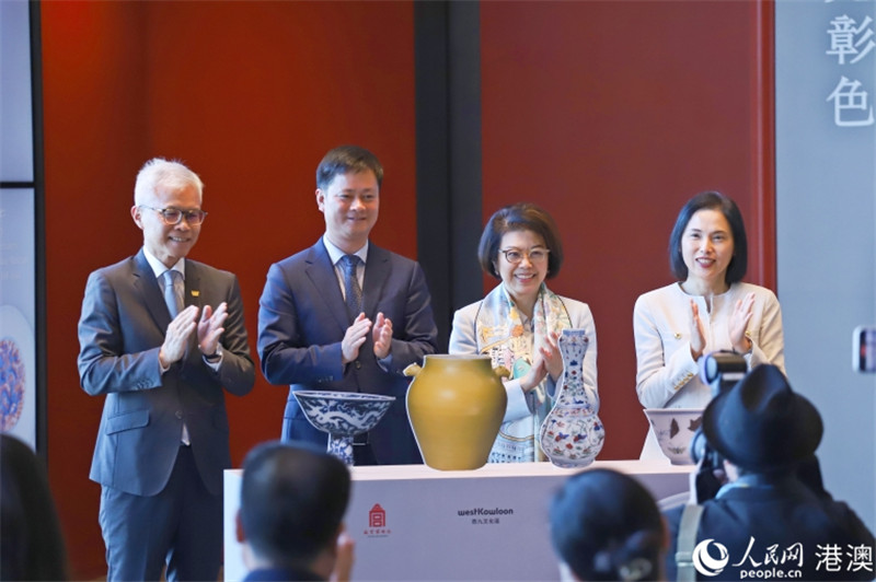 ��������ɫ�����ʹ�����Ժ�������մ���Ʒ����Ļ��ʽ�������� ����������