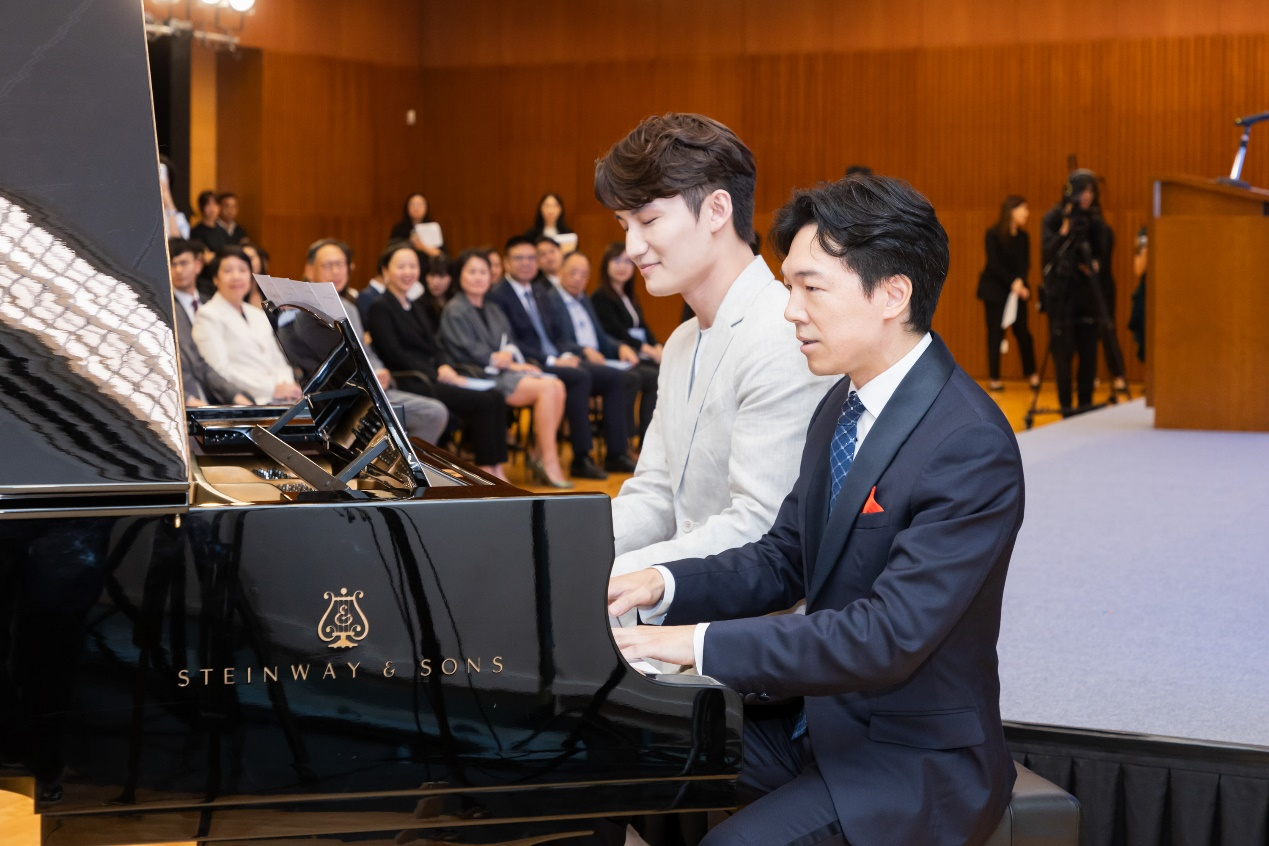 ͼΪ�������ֳ��ι������ң�����ټҡ�ţţ����ϯ���಼��ķ˹��Ʒ�������Ļ��ֹ�ͼ��