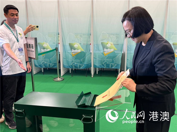 ͼΪģ��ͶƱ�����������߸���÷�㣩