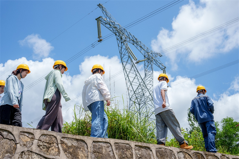 �۰�̨ʵϰ���ι������Ϸ��������ڹ���������·Ѳ����ҵ�����ƺ����㣩