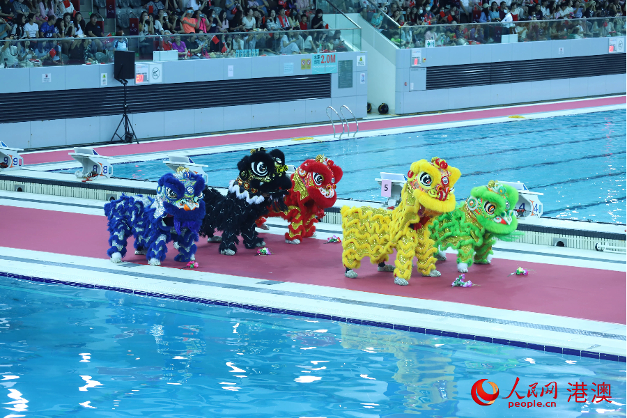 �ֳ���ʨ���ݻ�ӭ�ڵذ��˽��������š������� ��С����