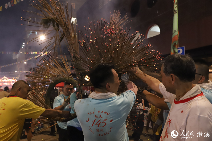 �����������Ϊ�ش�60������ͷ���ϵ�ȼ�ĳ����㡣������ ��С����