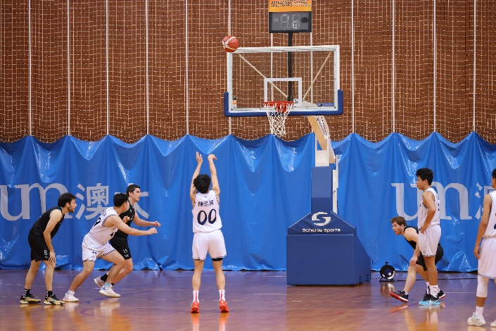 图为国际名校篮球赛在澳门大学举行。澳门大学供图