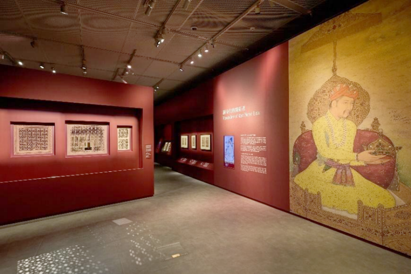 “莫卧儿王朝瑰宝”展览展厅。香港故宫文化博物馆供图