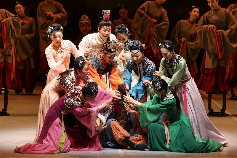 民族舞剧《红楼梦》剧照。中国对外演出有限公司供图