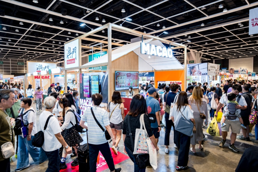 图为香港“第35届美食博览”澳门馆人潮络绎。澳门特区招商投资促进局供图