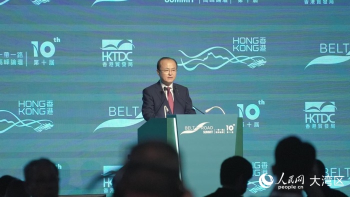 国家商务部副部长鄢东致辞。人民网 吴宇扬扬摄