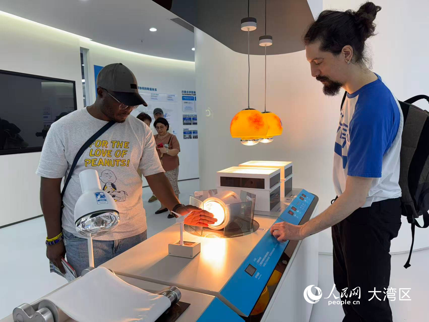 创冷科技企业内部。人民网记者 谢莹摄