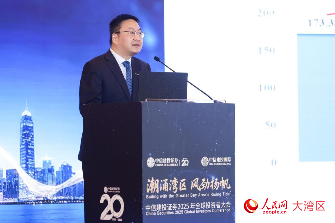 格林美董事、高级副总经理潘骅现场分享。人民网 严小晶摄