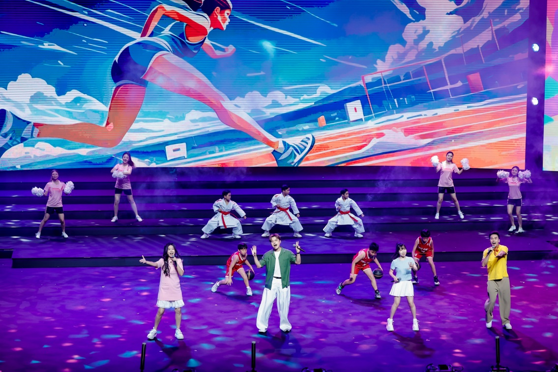图为澳门青少年唱响全运会主题歌曲《心动同行》。主办方供图