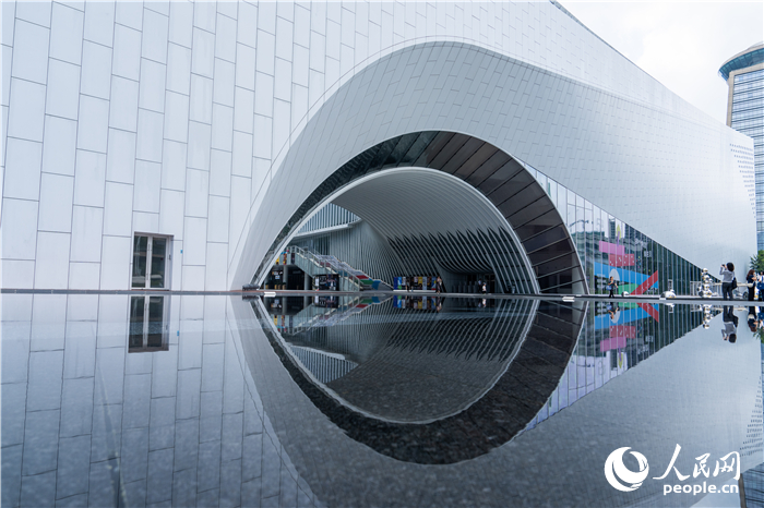 光明文化艺术中心。人民网 王星摄