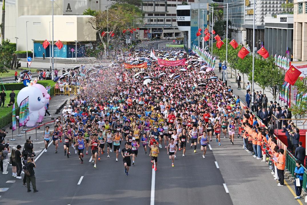 图为澳门举行“世界步行日欢乐跑”活动。澳门特区政府新闻局供图