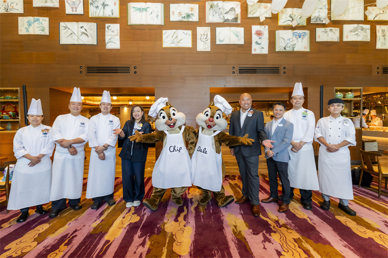 香港迪士尼乐园度假区举行20周年奇妙美食巡礼派对。香港迪士尼乐园度假区供图