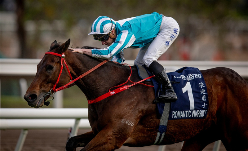 中国香港赛驹“浪漫勇士”连续四年勇夺“香港杯”。主办方供图