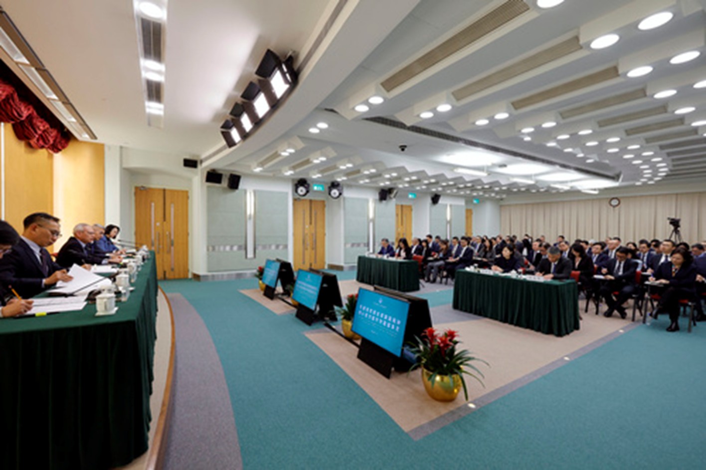 澳门特区政府主要官员和局级领导2025年度工作总结会议。澳门特区政府新闻局供图