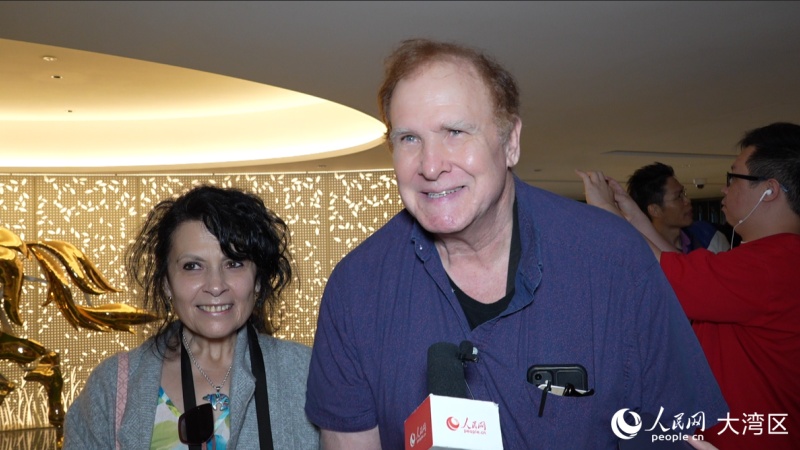 美国游客查理接受采访。人民网 吴宇扬扬摄