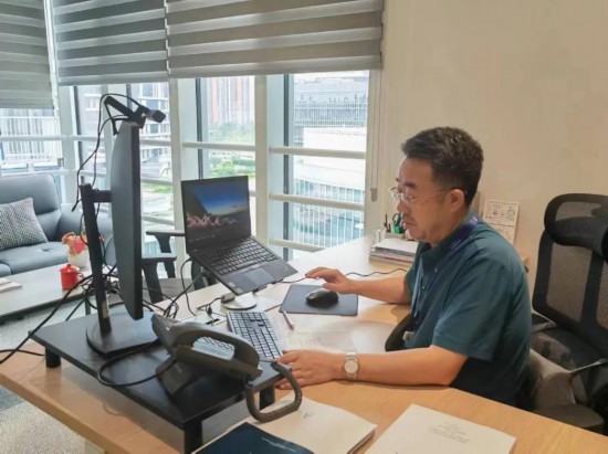 4��27�գ���Ȩ���ڰ칫�ҡ����»��緢��