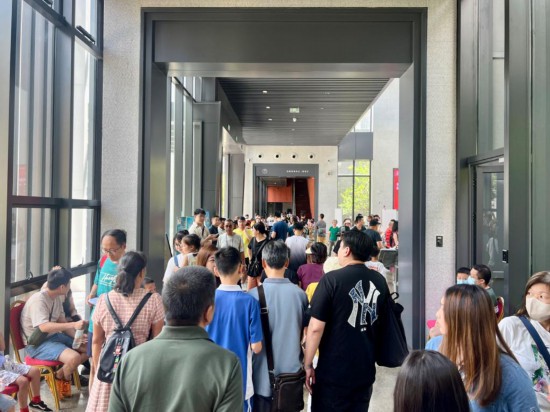 7��20�գ���ɽ�в����ӭ�����������ο͡��»������ �ܼ��� ��