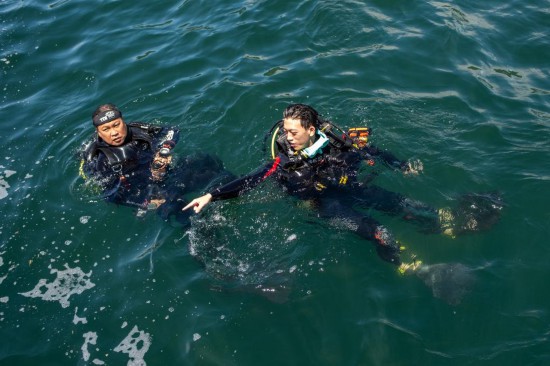 6��27�գ�������ң�׼����Ǳ��Ѱ�����������»������ �ϼ� ��