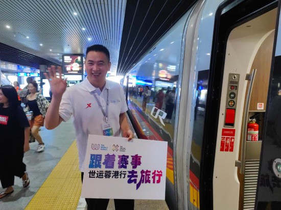 8��6�գ�һ���μӻ�ļα��ڻ������⡣�»������ ��С�� ��